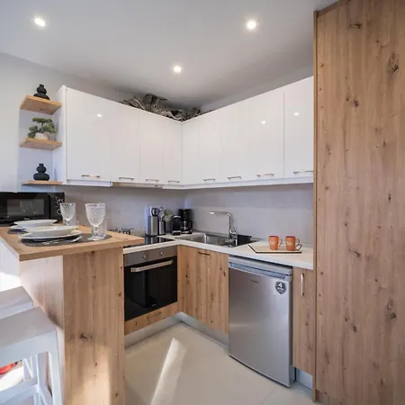 The Seven Islands Deluxe